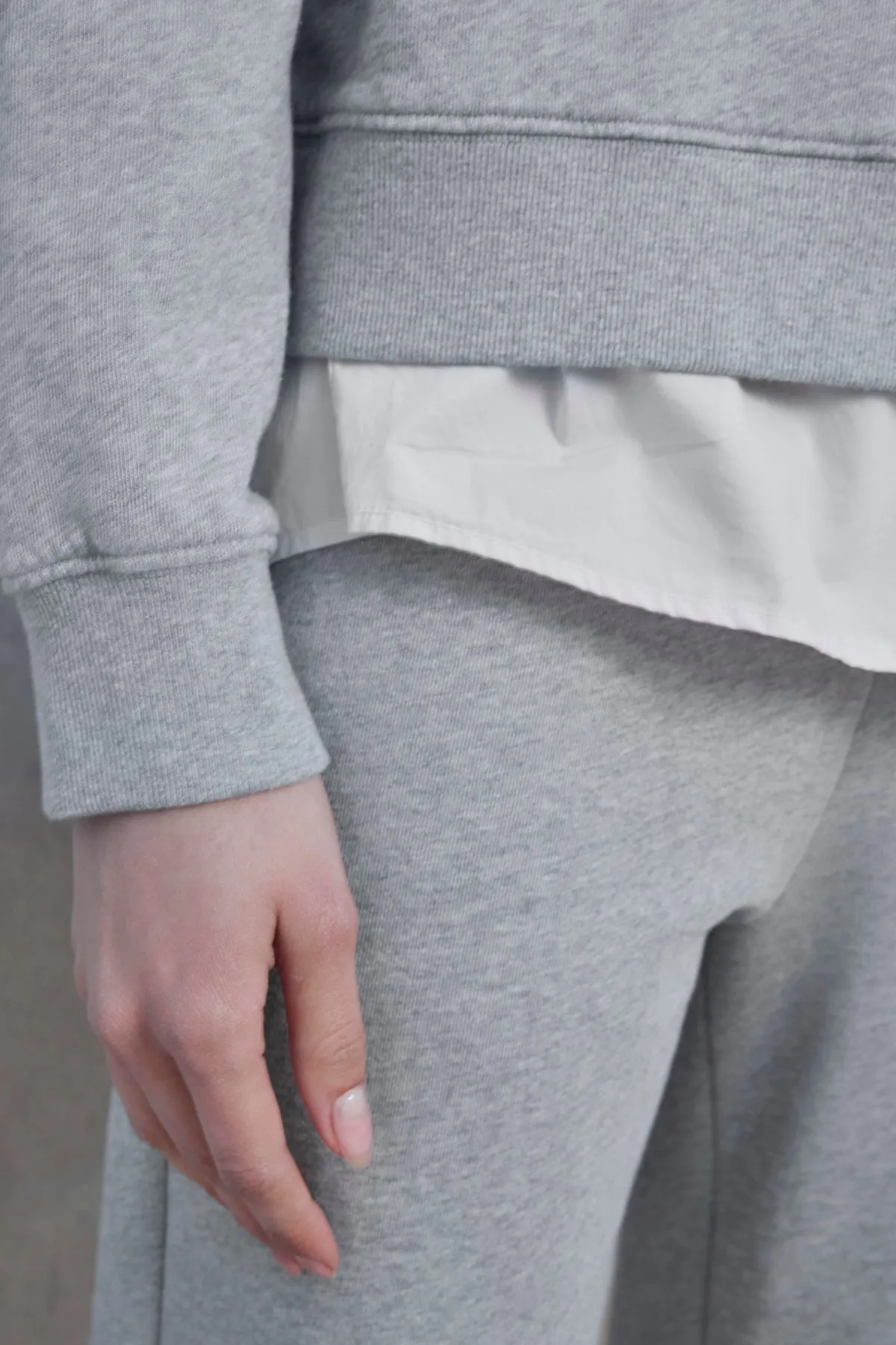 YNEZ SWEATSHIRT